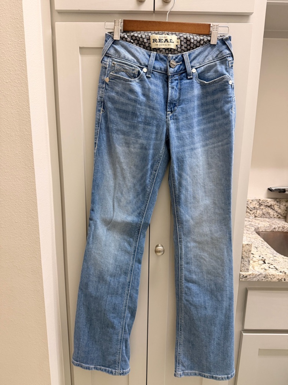 NWOT! Ariat Faded Light Blue Straight-Leg Jeans